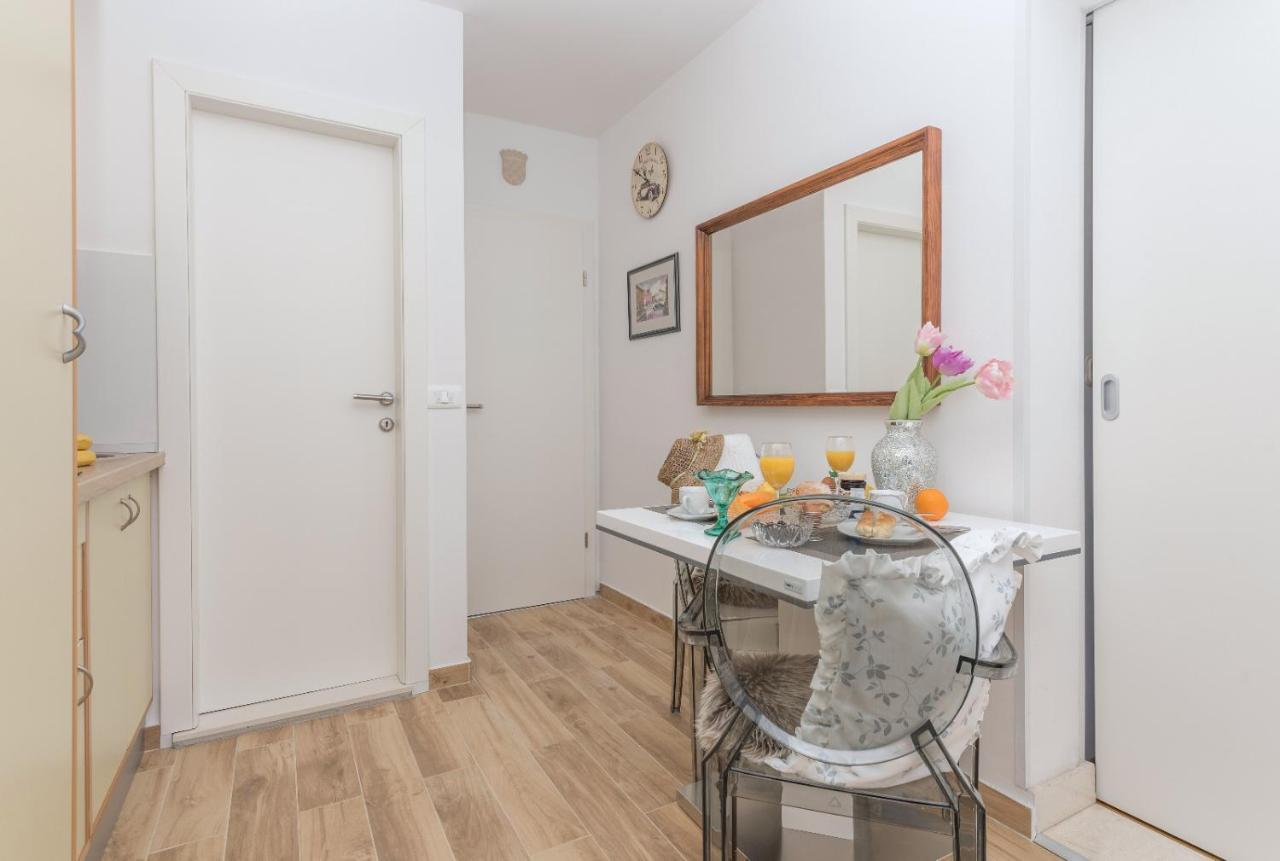 East Side Deluxe Suite Makarska Ngoại thất bức ảnh